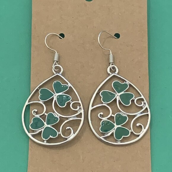 Shamrock Earring, St. Patrick's Day Earring, Clover Earring, Shamrock Jewelry - Picture 1 of 5